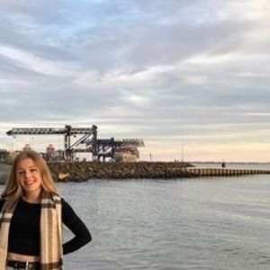 Meet your Posher, Ava